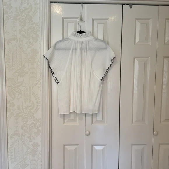 White Button-Up Women's Top - Picture 3 of 3